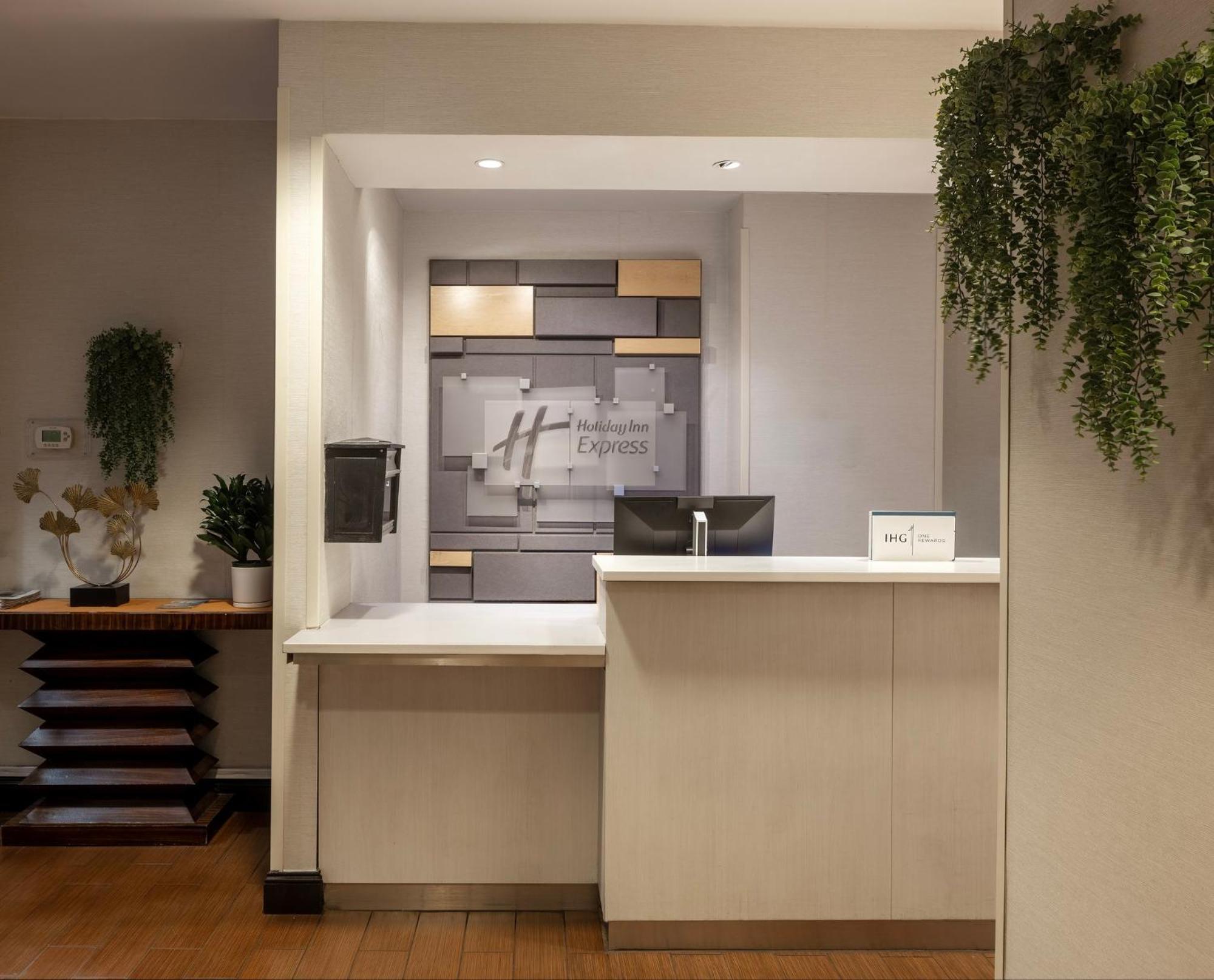 Holiday Inn Express - Times Square By Ihg Nowy Jork Zewnętrze zdjęcie